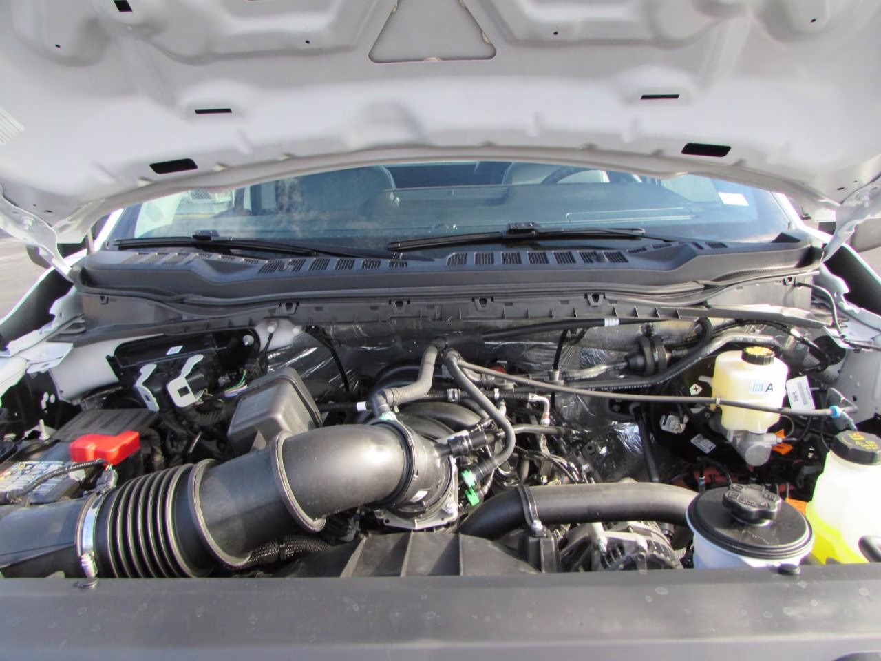 2025 Oxford White Ford Super Duty F-250 SRW XL 4X4 Truck