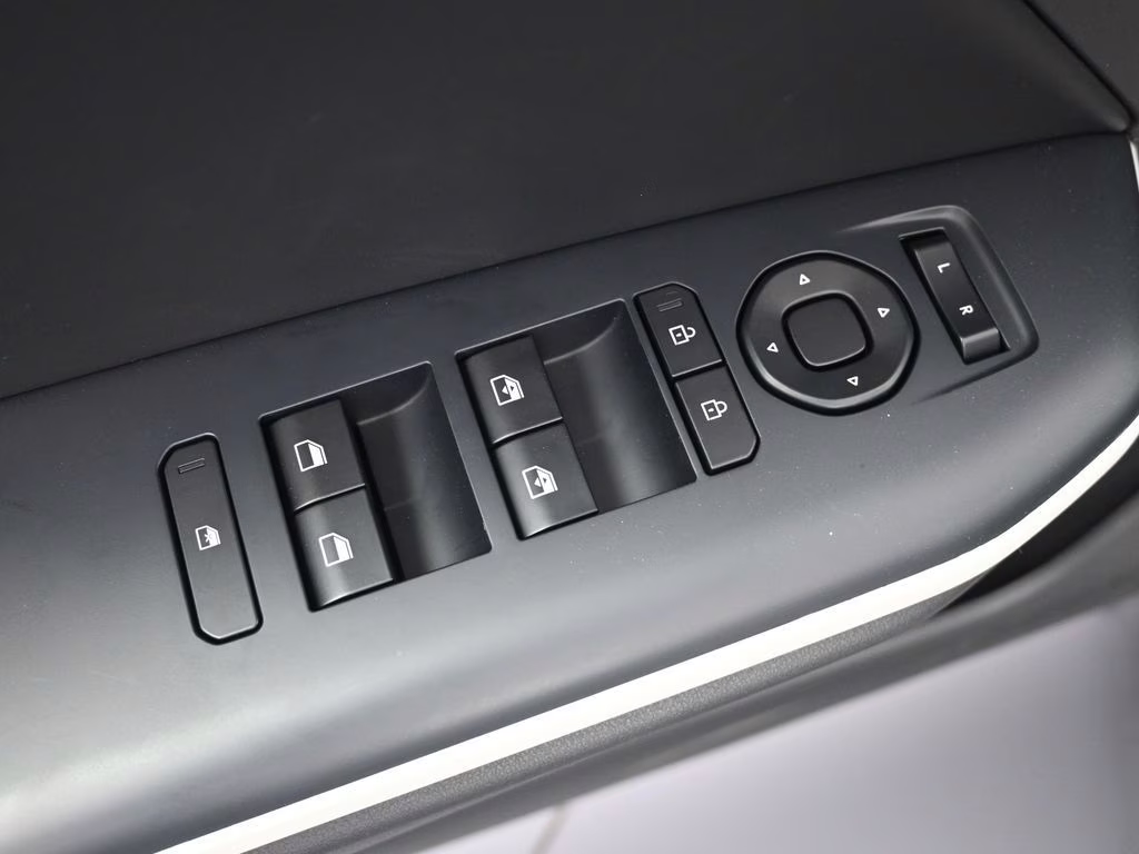 2026 Snow White Pearl Kia K4 GT-Line FWD Sedan