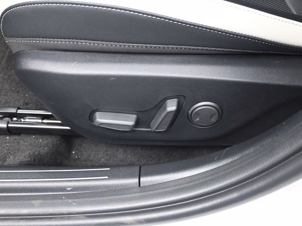 2026 Snow White Pearl Kia K4 GT-Line FWD Sedan