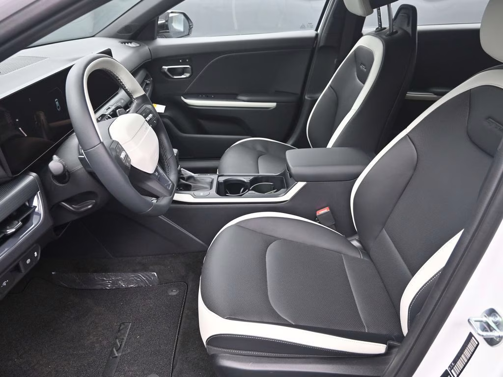 2026 Snow White Pearl Kia K4 GT-Line FWD Sedan