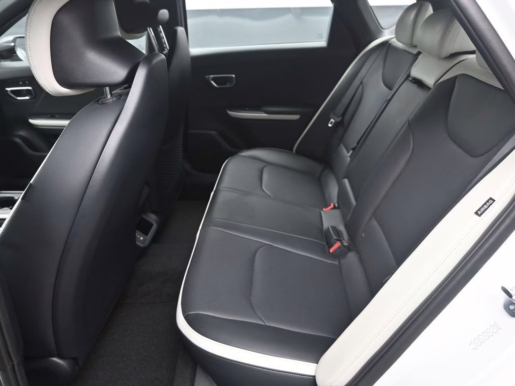 2026 Snow White Pearl Kia K4 GT-Line FWD Sedan