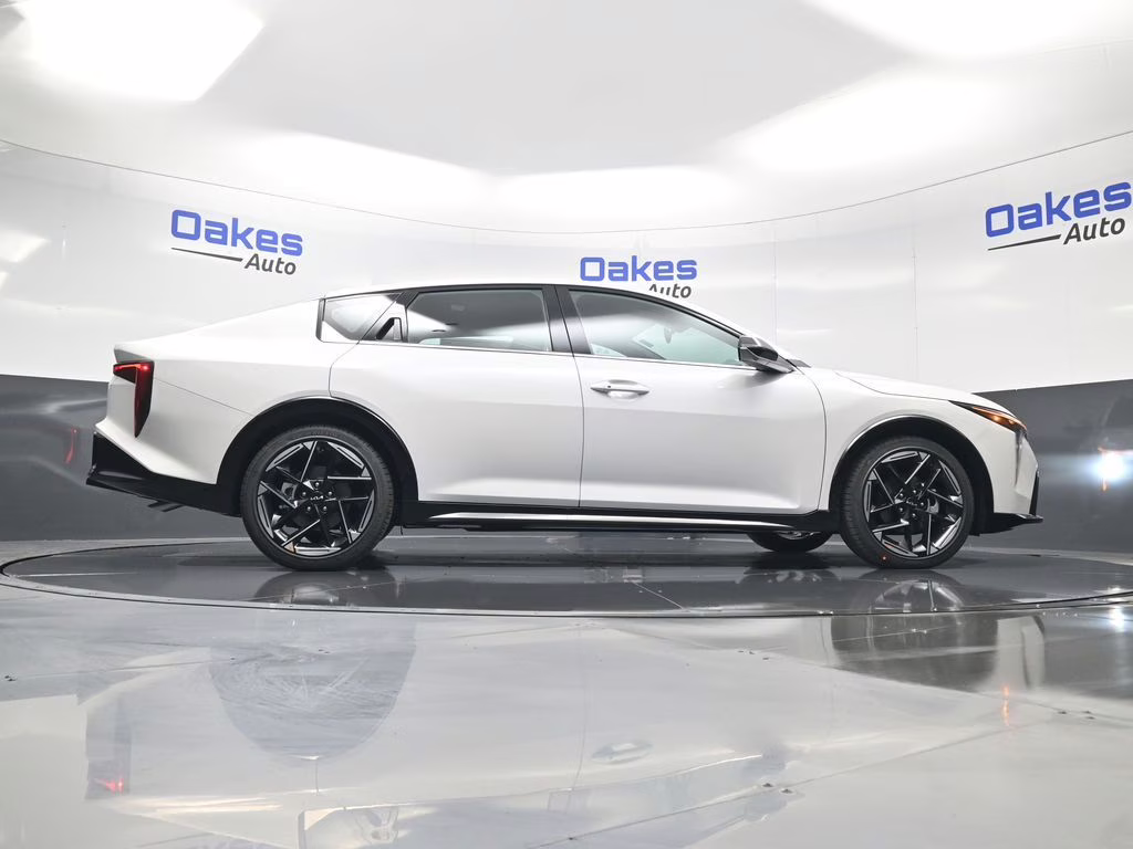 2026 Snow White Pearl Kia K4 GT-Line FWD Sedan