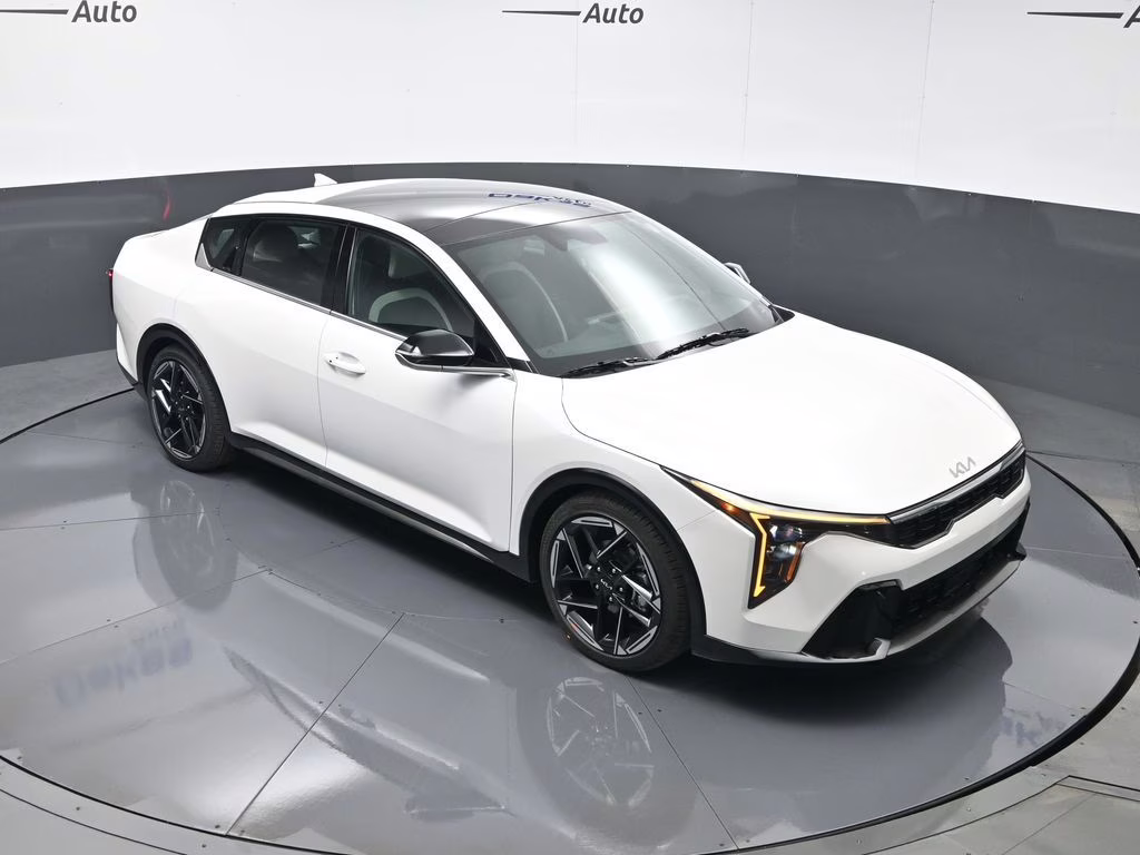 2026 Snow White Pearl Kia K4 GT-Line FWD Sedan