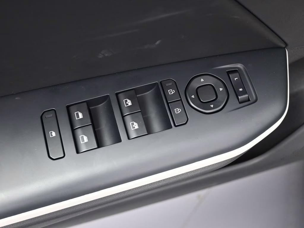 2026 Snow White Pearl Kia K4 GT-Line FWD Sedan