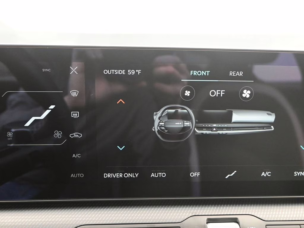 2026 Snow White Pearl Kia K4 GT-Line FWD Sedan