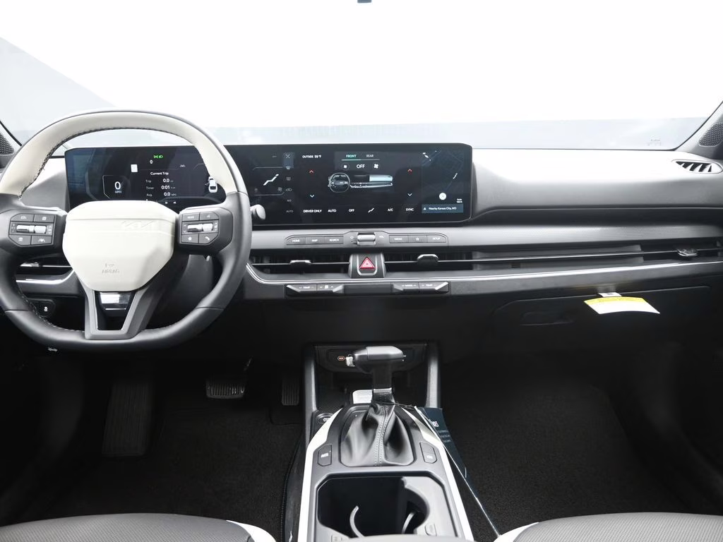 2026 Snow White Pearl Kia K4 GT-Line FWD Sedan