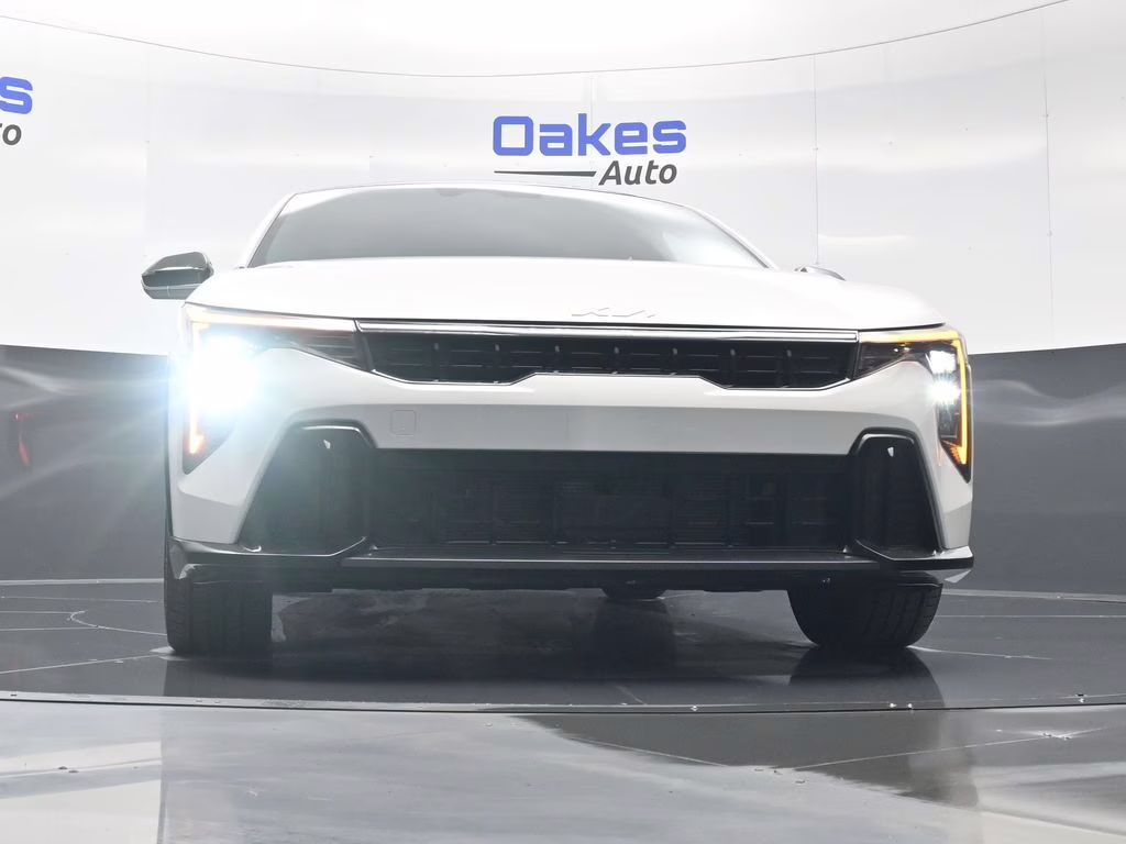 2026 Snow White Pearl Kia K4 GT-Line FWD Sedan