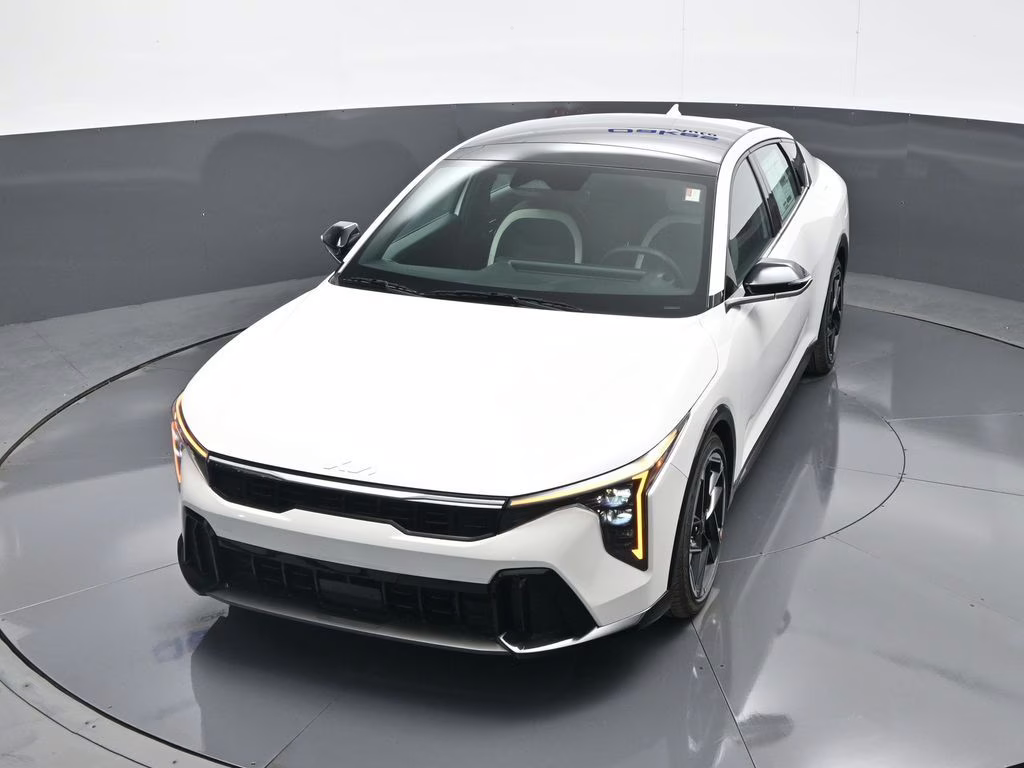 2026 Snow White Pearl Kia K4 GT-Line FWD Sedan