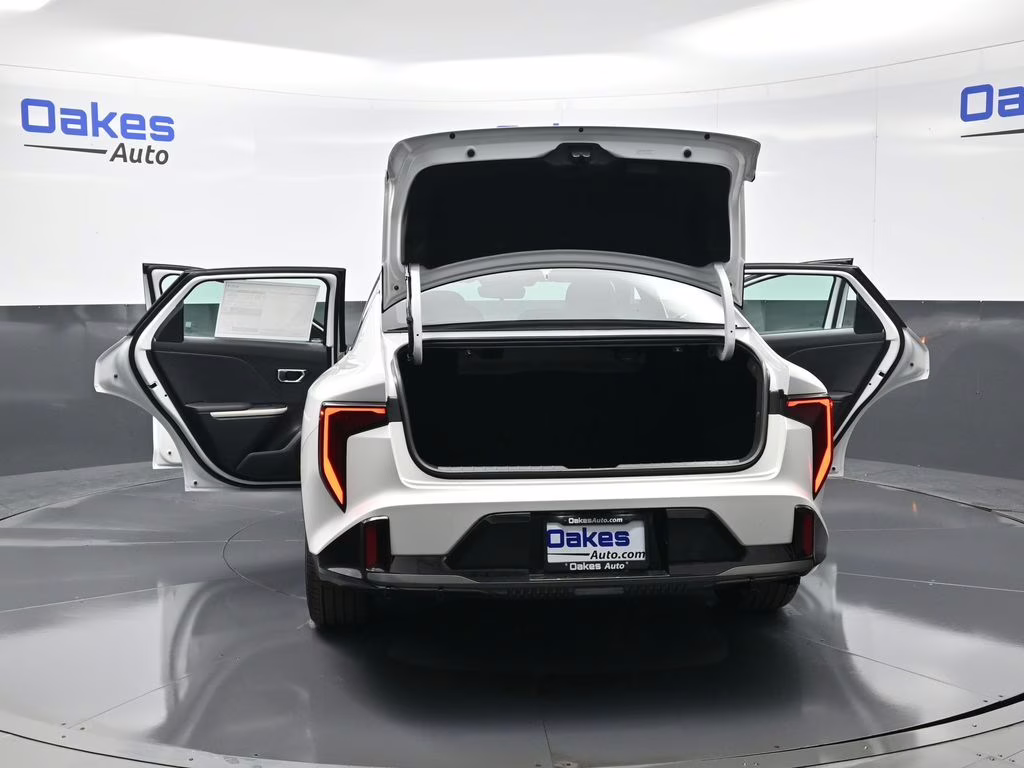 2026 Snow White Pearl Kia K4 GT-Line FWD Sedan