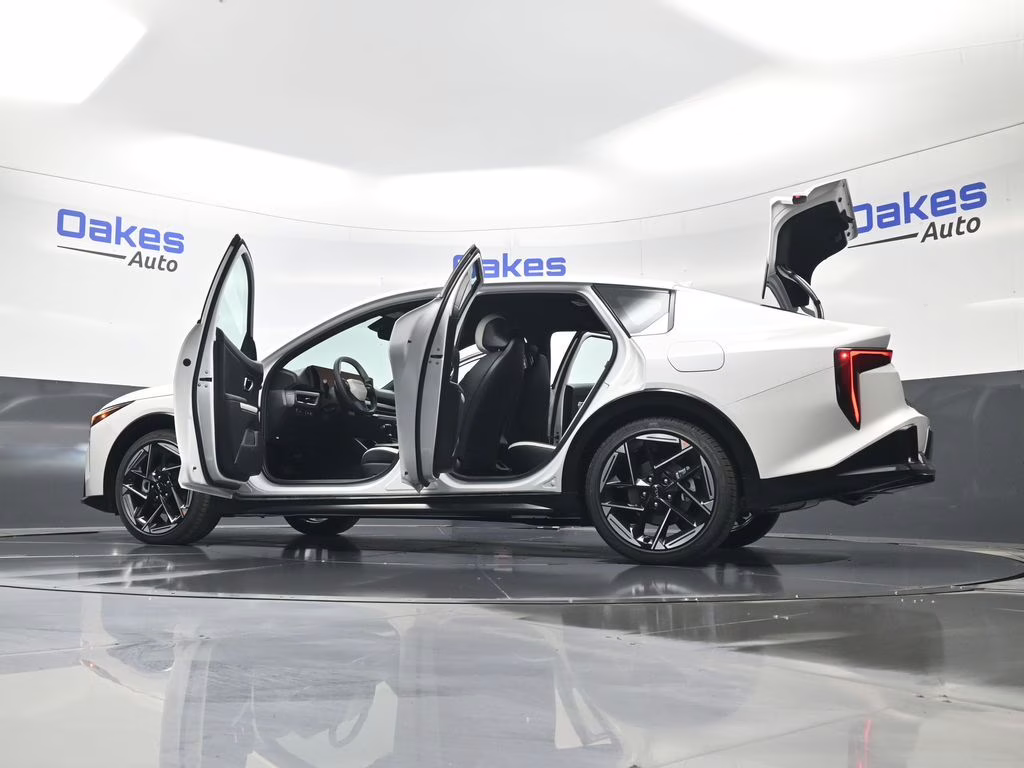 2026 Snow White Pearl Kia K4 GT-Line FWD Sedan