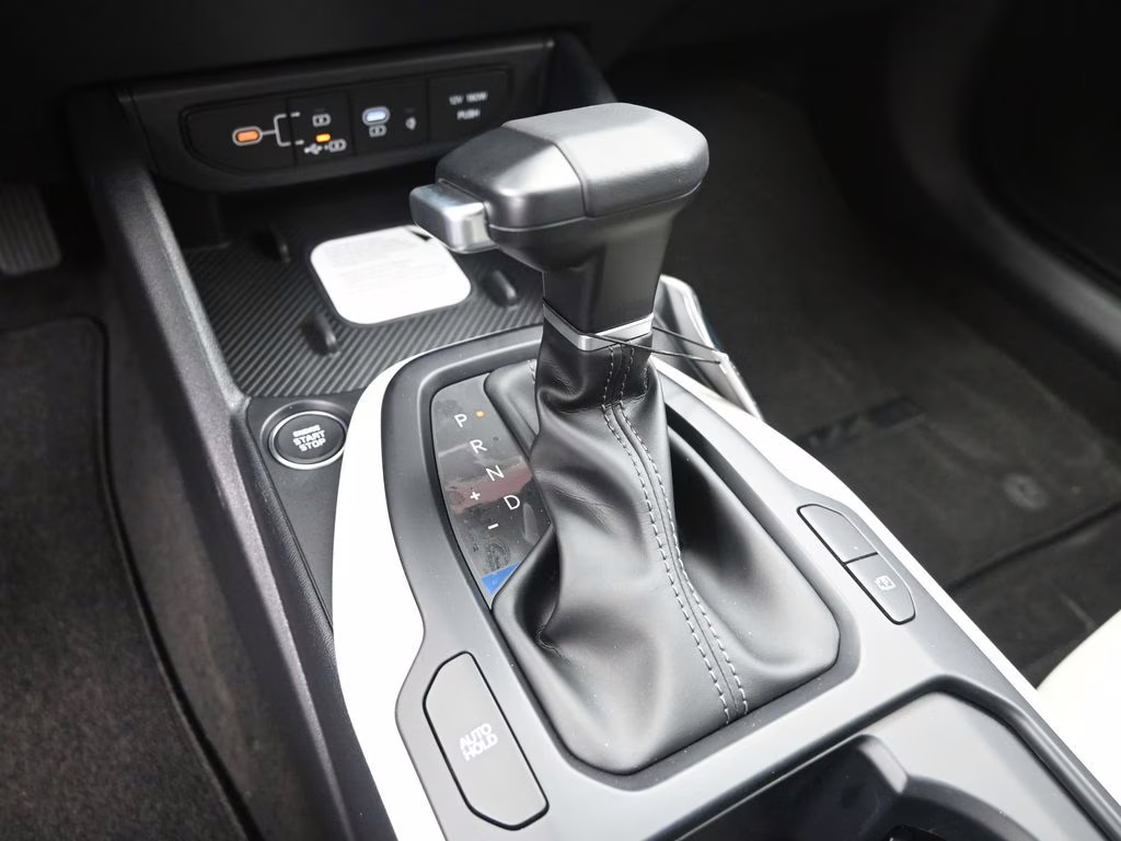2026 Snow White Pearl Kia K4 GT-Line FWD Sedan