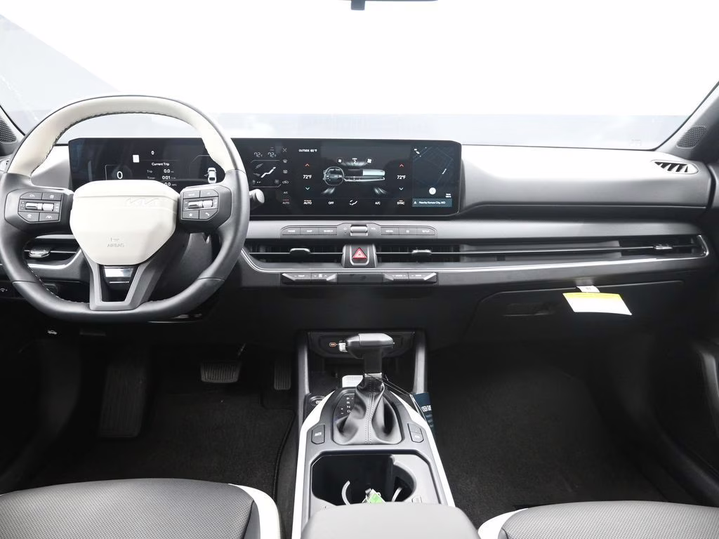 2026 Snow White Pearl Kia K4 GT-Line FWD Sedan