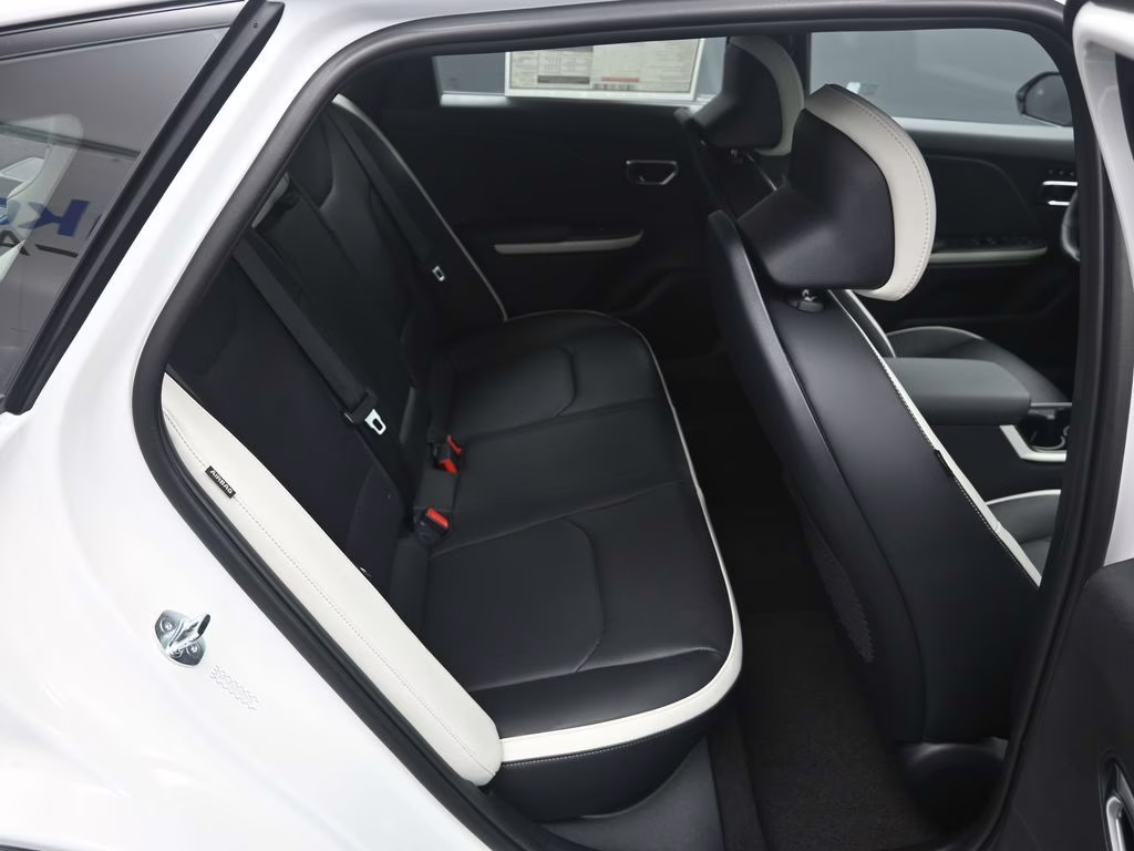 2026 Snow White Pearl Kia K4 GT-Line FWD Sedan
