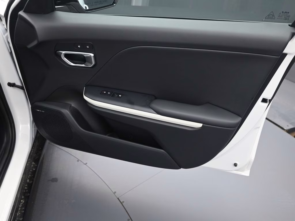 2026 Snow White Pearl Kia K4 GT-Line FWD Sedan