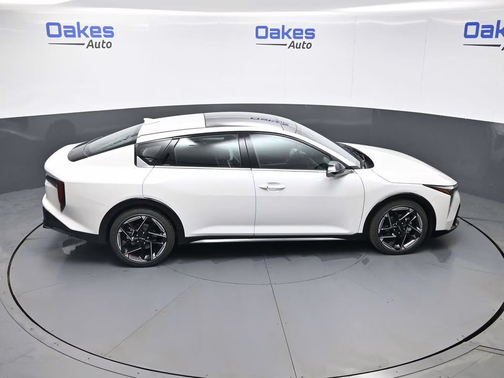2026 Snow White Pearl Kia K4 GT-Line FWD Sedan