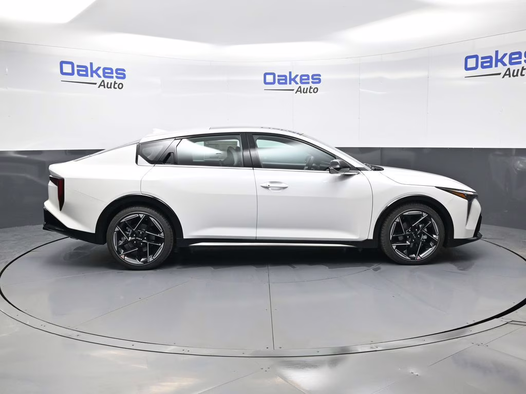 2026 Snow White Pearl Kia K4 GT-Line FWD Sedan