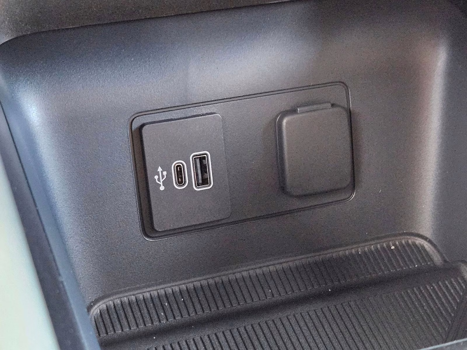 2026 Black Metallic Ford Explorer Active 4X4 SUV