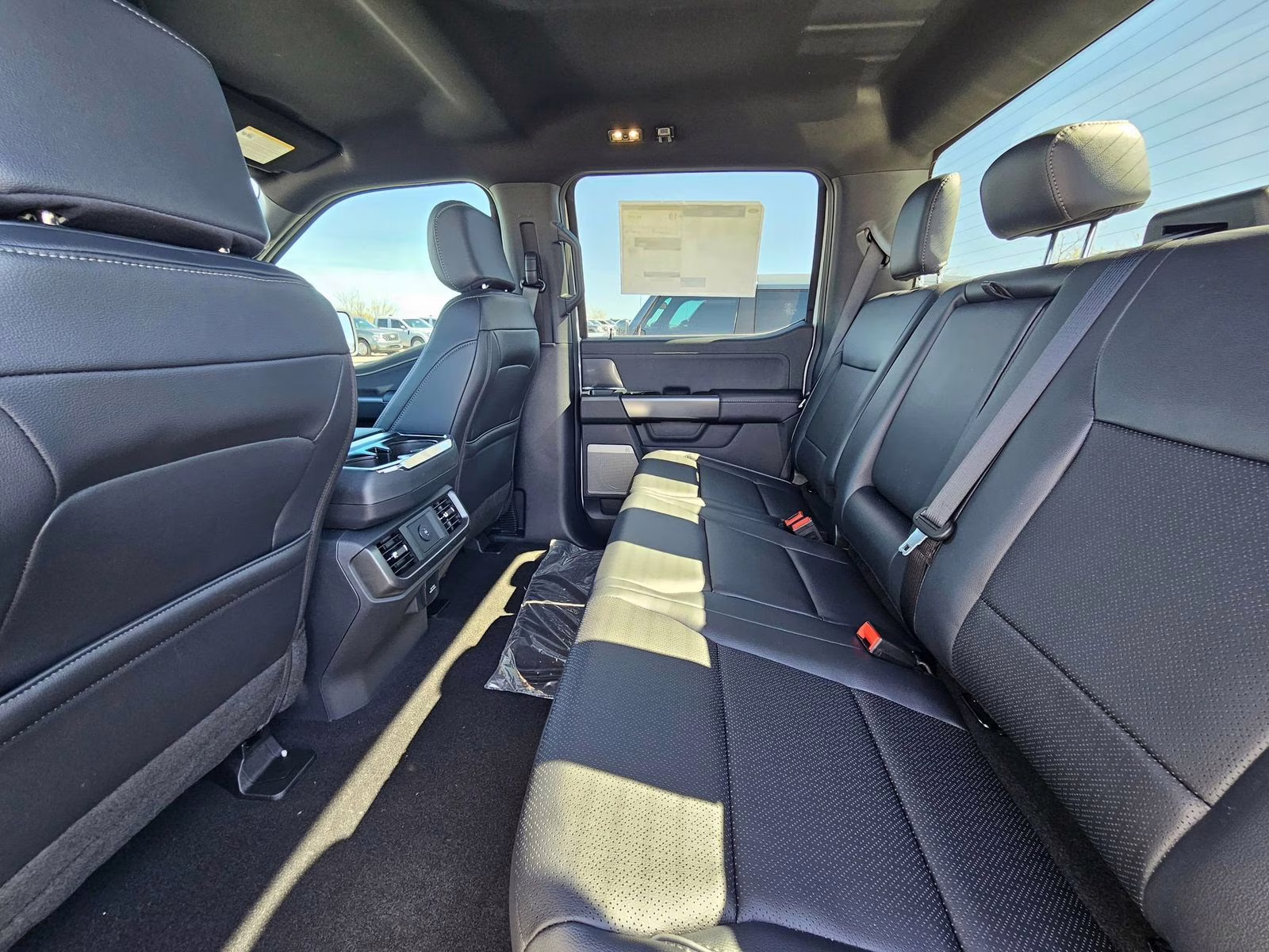 2026 Oxford White Ford F-150 Lariat 4X4 Truck