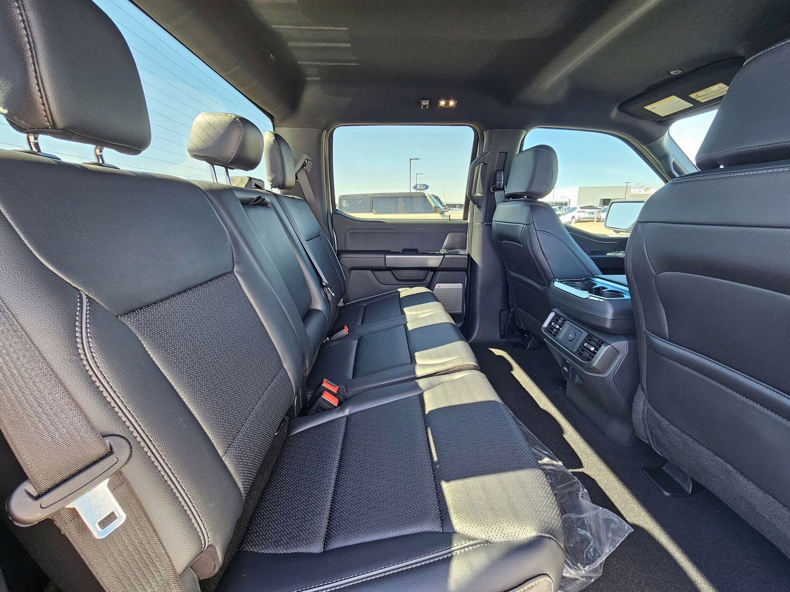 2026 Oxford White Ford F-150 Lariat 4X4 Truck