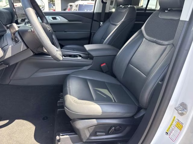 2026 White Metallic Ford Explorer Active RWD SUV