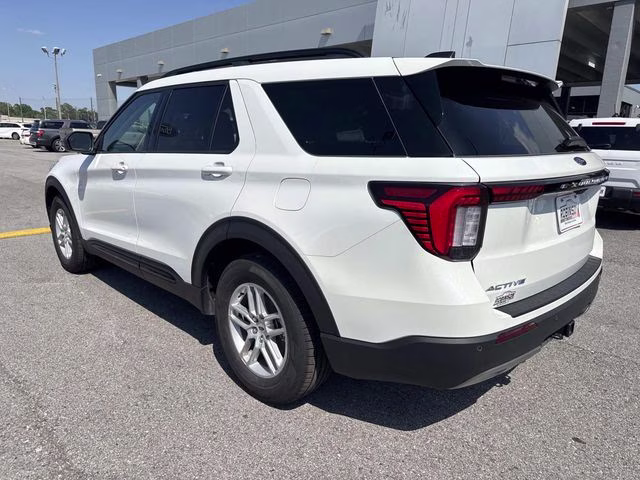 2026 White Metallic Ford Explorer Active RWD SUV