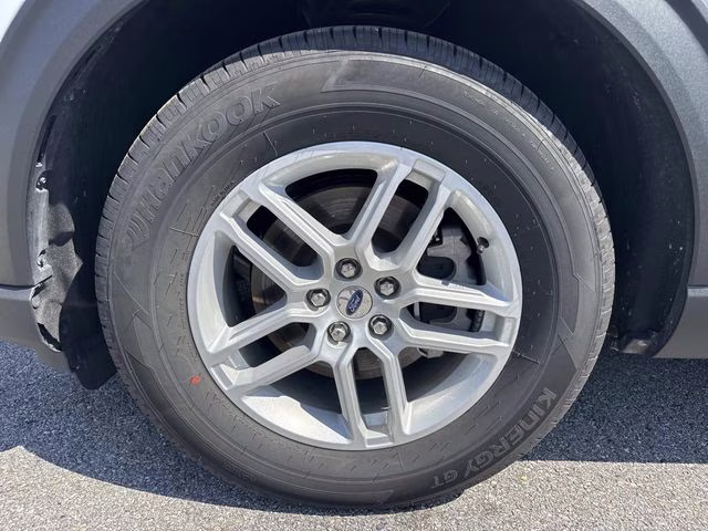 2026 White Metallic Ford Explorer Active RWD SUV