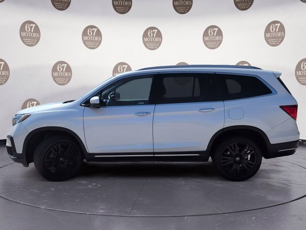 2021 White Honda Pilot Touring AWD SUV