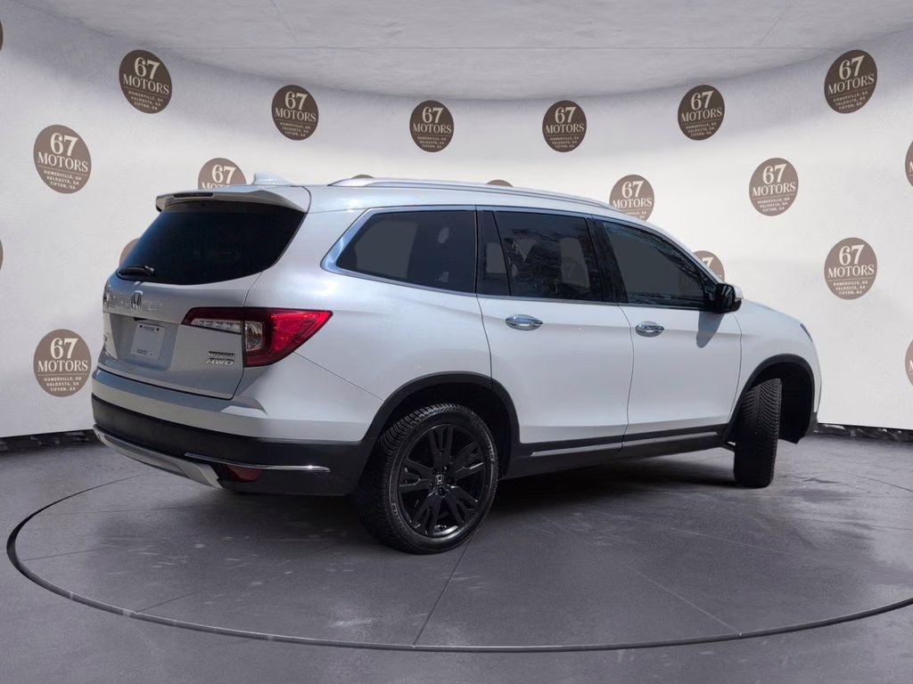 2021 White Honda Pilot Touring AWD SUV