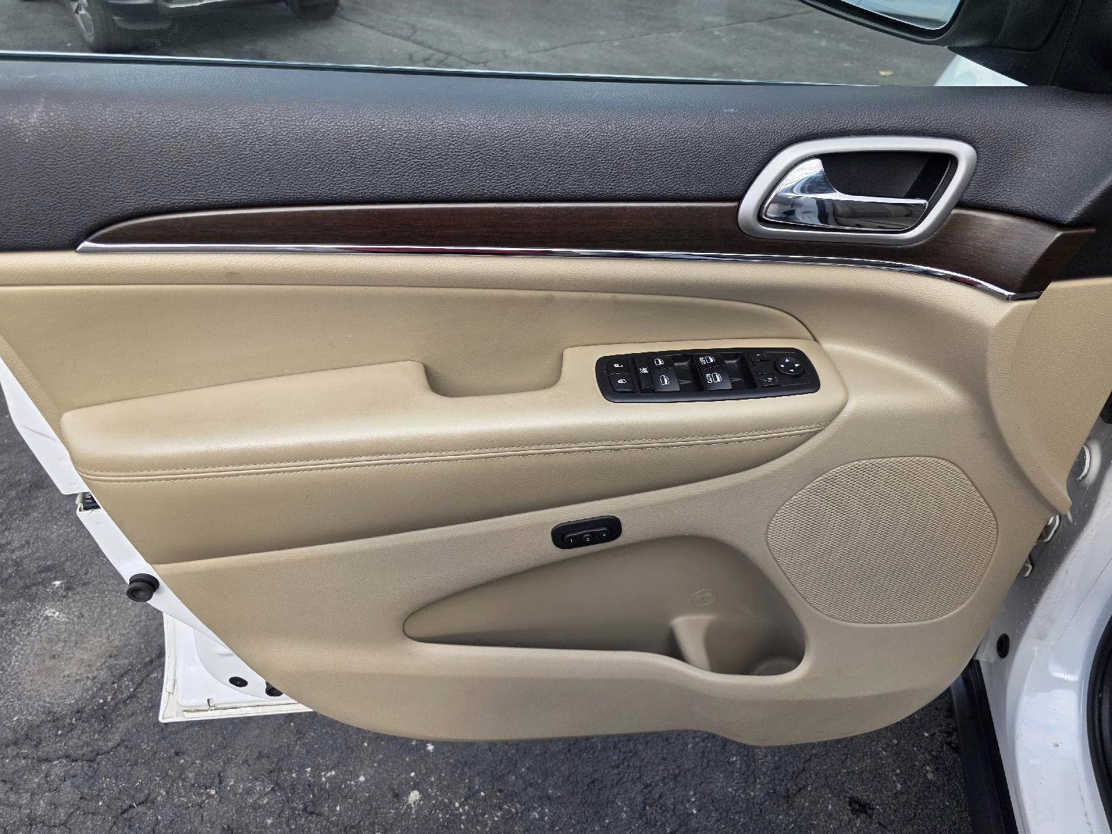 2018 Bright White Clearcoat Jeep Grand Cherokee Limited RWD SUV