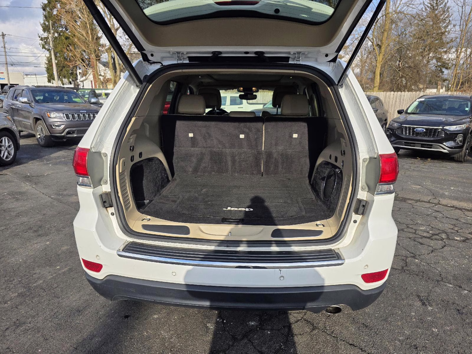 2018 Bright White Clearcoat Jeep Grand Cherokee Limited RWD SUV