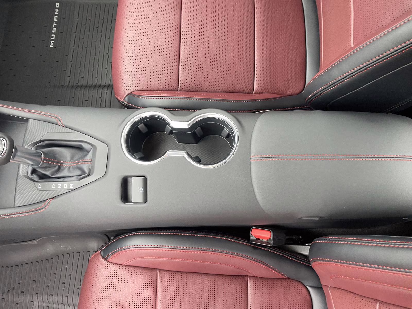 2026 Molten Magenta Metallic Tinted Clearcoat Ford Mustang GT Premium RWD Fastback