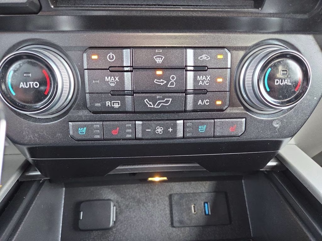 2016 Black Ford F-150 Lariat 4X4 Truck