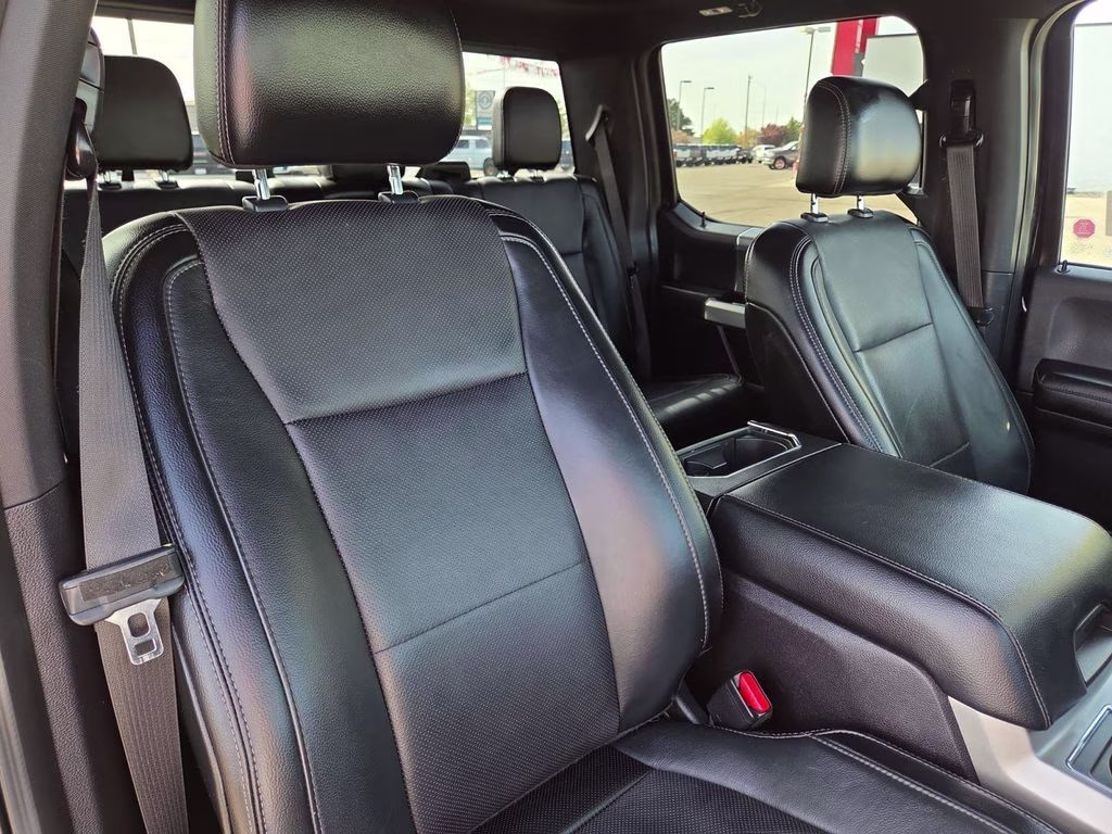 2016 Black Ford F-150 Lariat 4X4 Truck