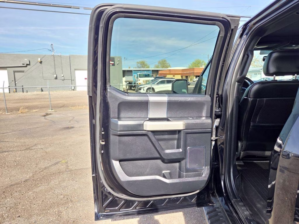 2016 Black Ford F-150 Lariat 4X4 Truck