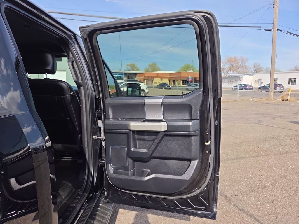 2016 Black Ford F-150 Lariat 4X4 Truck