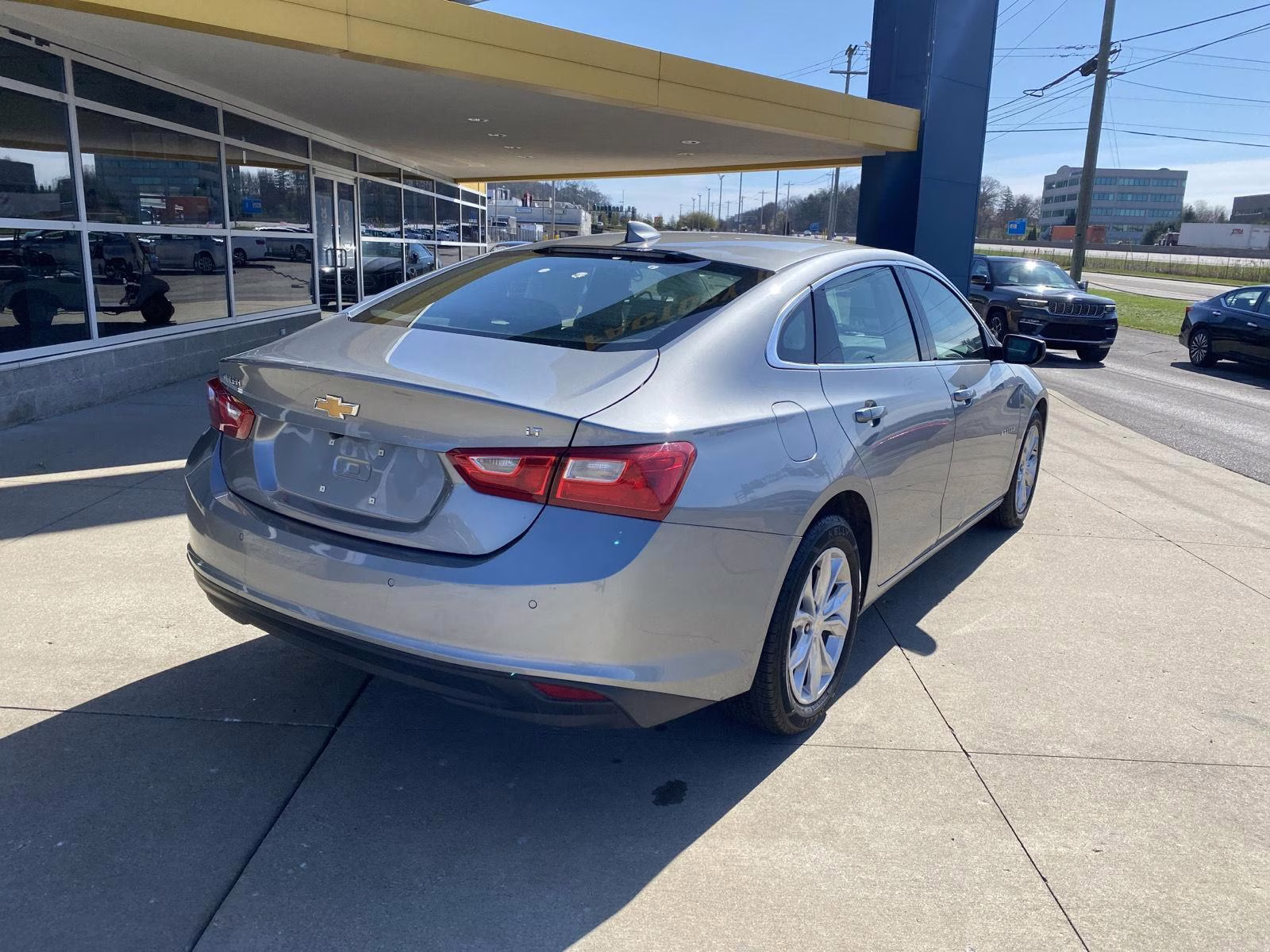 2024 Sterling Gray Metallic Chevrolet Malibu LT FWD Sedan