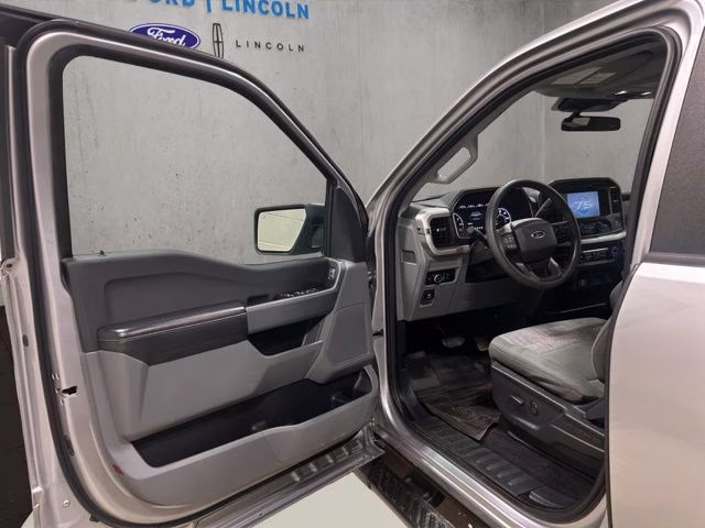 2023 Iconic Silver Metallic Ford F-150 XLT 4X4 Truck