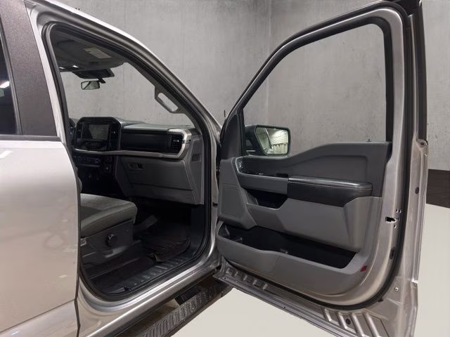 2023 Iconic Silver Metallic Ford F-150 XLT 4X4 Truck