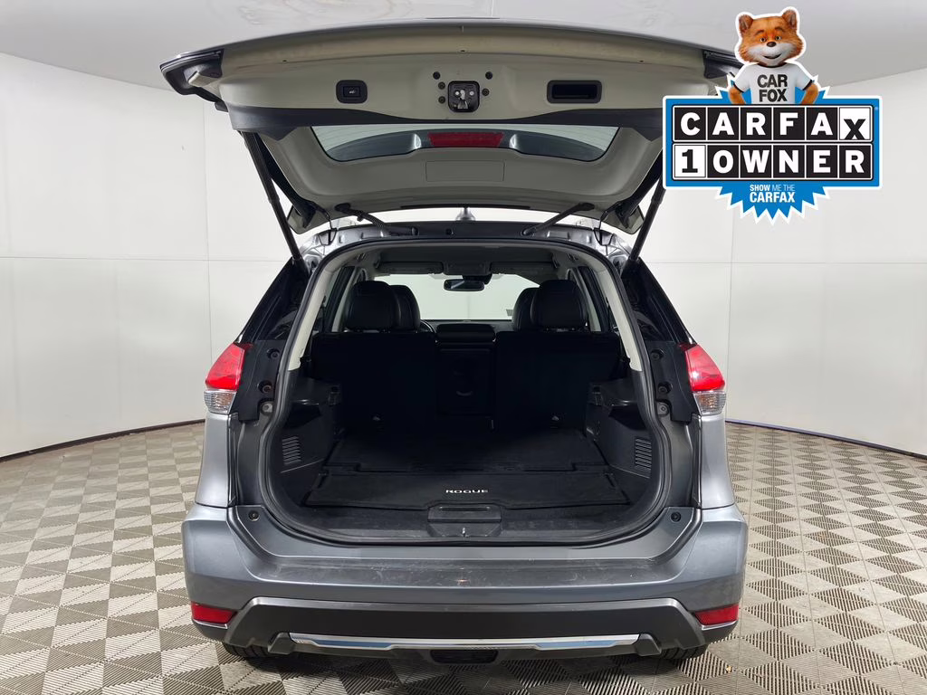 2017 Gun Metallic Nissan Rogue SL AWD SUV