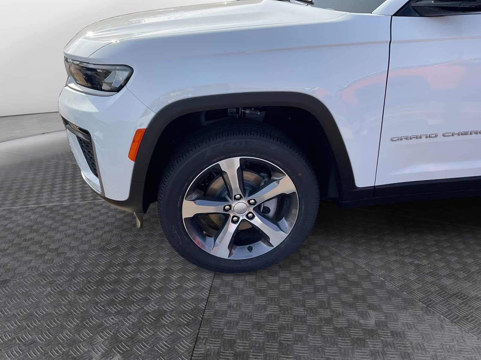 2026 Bright White Clearcoat Jeep Grand Cherokee Limited 4X4 SUV