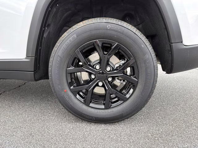 2026 Bright White Clearcoat Jeep Grand Cherokee Laredo Altitude RWD SUV