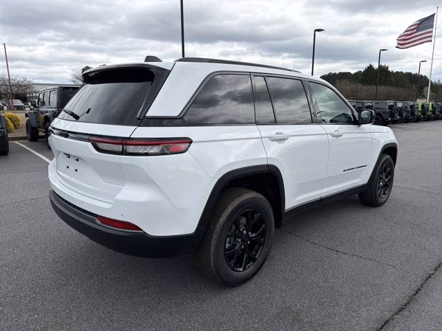 2026 Bright White Clearcoat Jeep Grand Cherokee Laredo Altitude RWD SUV