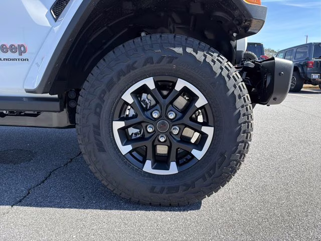 2026 Bright White Clearcoat Jeep Gladiator Rubicon X 4X4 Truck
