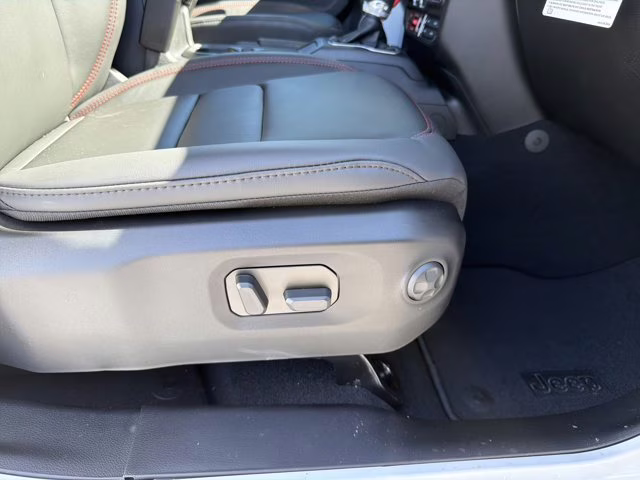 2026 Bright White Clearcoat Jeep Gladiator Rubicon X 4X4 Truck