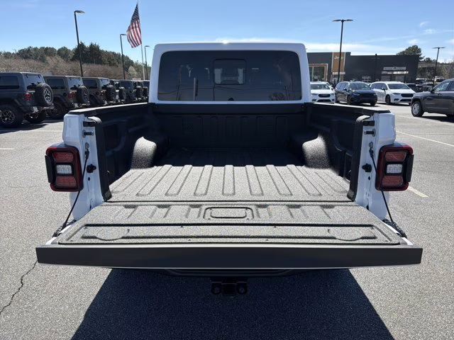 2026 Bright White Clearcoat Jeep Gladiator Rubicon X 4X4 Truck