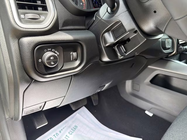 2026 Bright White Clearcoat Ram 3500 Big Horn 4X4 Truck