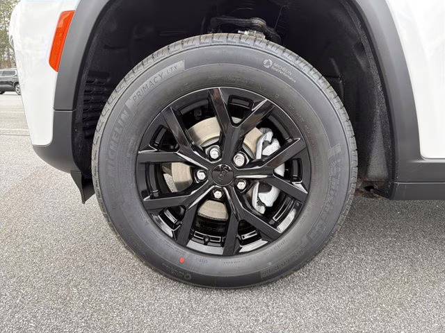 2026 Bright White Clearcoat Jeep Grand Cherokee Laredo Altitude RWD SUV