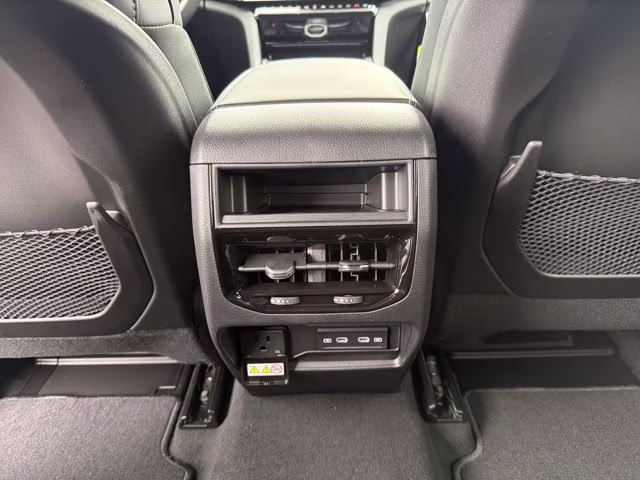 2026 Bright White Clearcoat Jeep Grand Cherokee Laredo Altitude RWD SUV