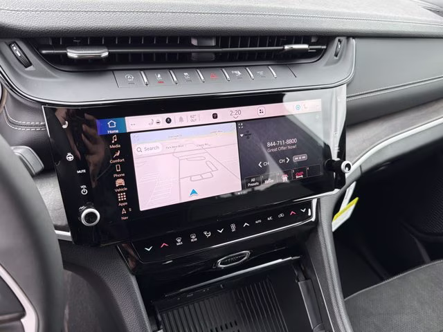 2026 Bright White Clearcoat Jeep Grand Cherokee Laredo Altitude RWD SUV