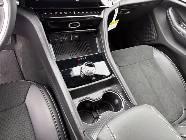 2026 Bright White Clearcoat Jeep Grand Cherokee Laredo Altitude RWD SUV